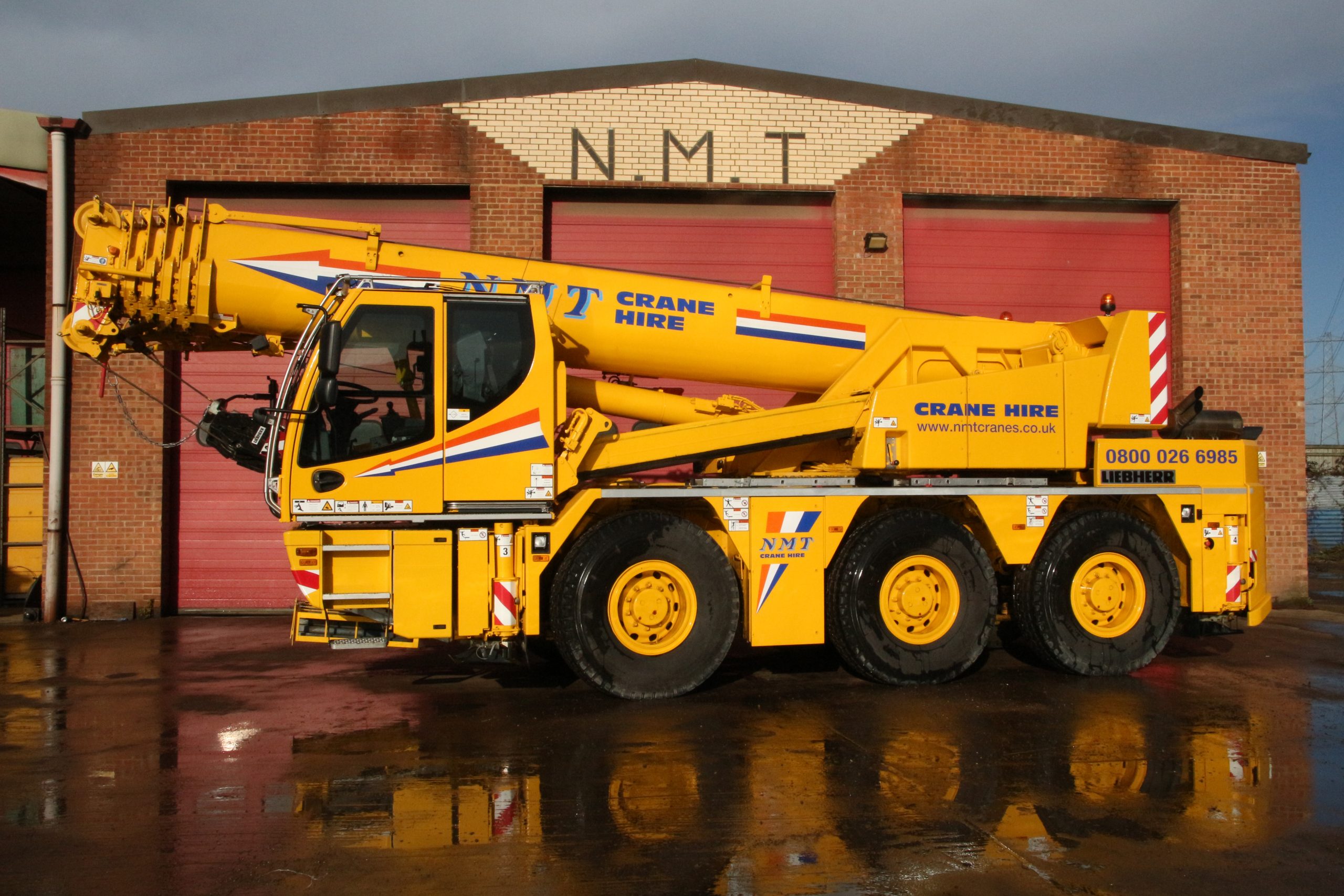 Top Reasons for Crane Hire