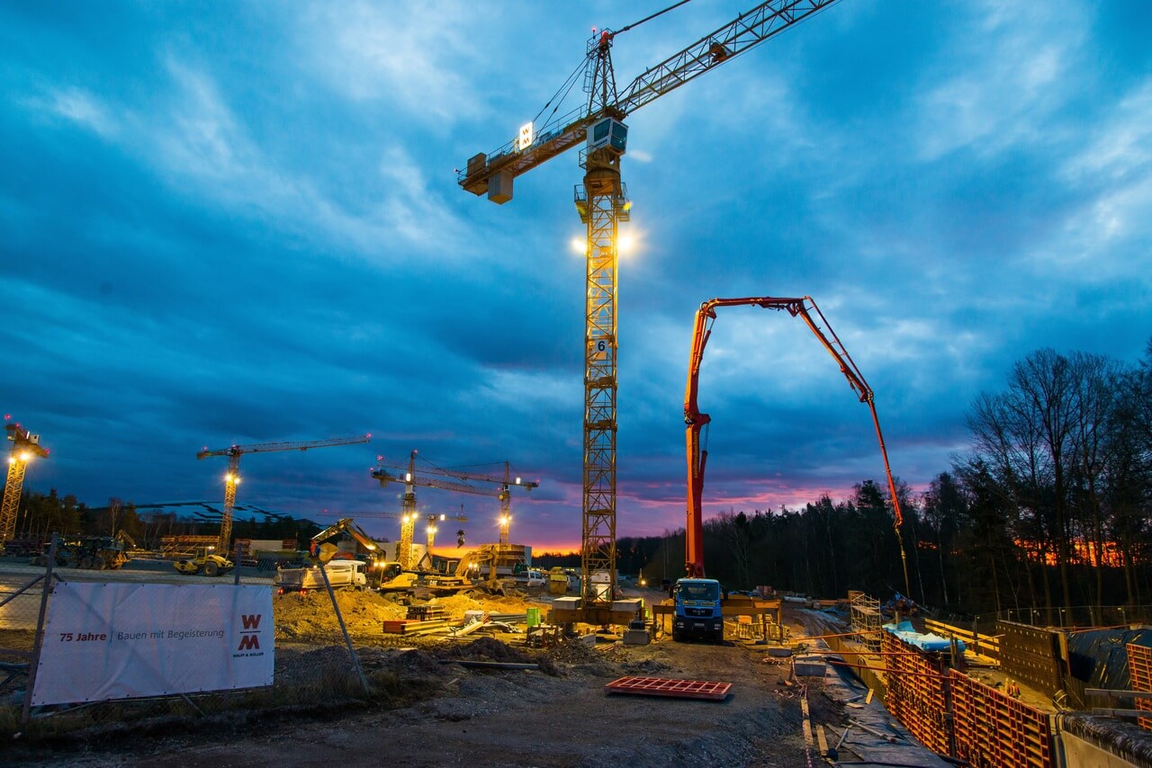 The Team Behind Every Crane Job