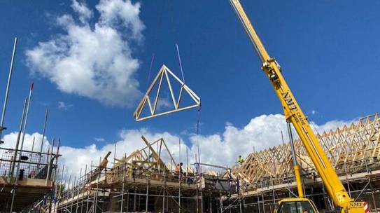 Crane Hire for Short-Term vs Long-Term Projects